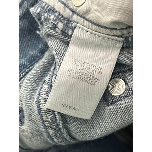 EUC Womens Light Blue Denim Shorts Size 18 With Front & Back Pockets Stretchy Fa - Picture 4 of 8